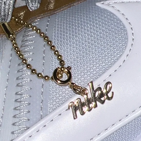 NIB Women’s Nike Air Max Pre-Day SE Pure Platinum/ White Size 7 - Picture 11 of 14